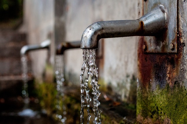 Przemysłowe uzdatnianie wody – stacje odwróconej osmozy